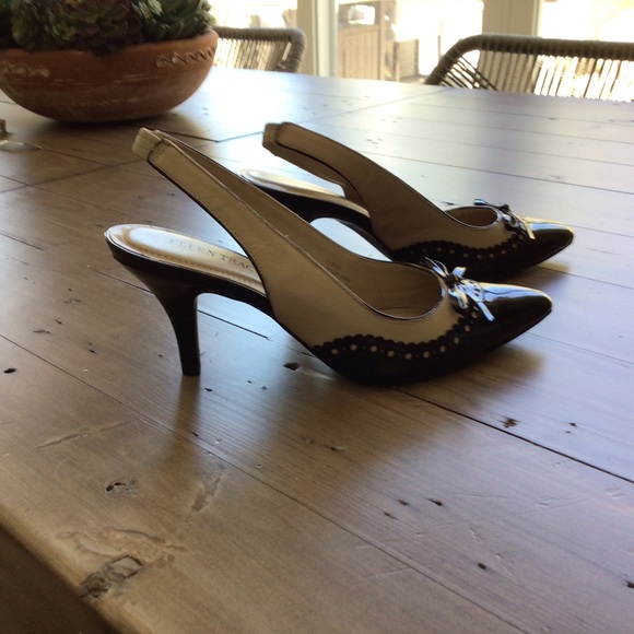 ELLEN TRACY BINDY SLING BACKS - Picture 3 of 6